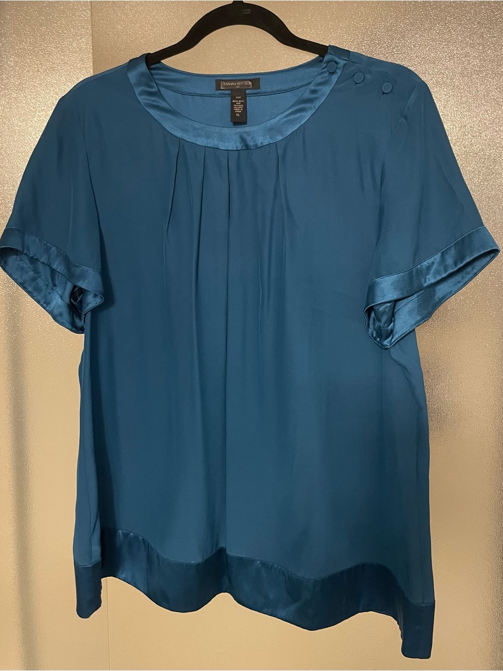 Banana Republic 100% Silk & Teal Satin-Trim Short Sleeve Blouse